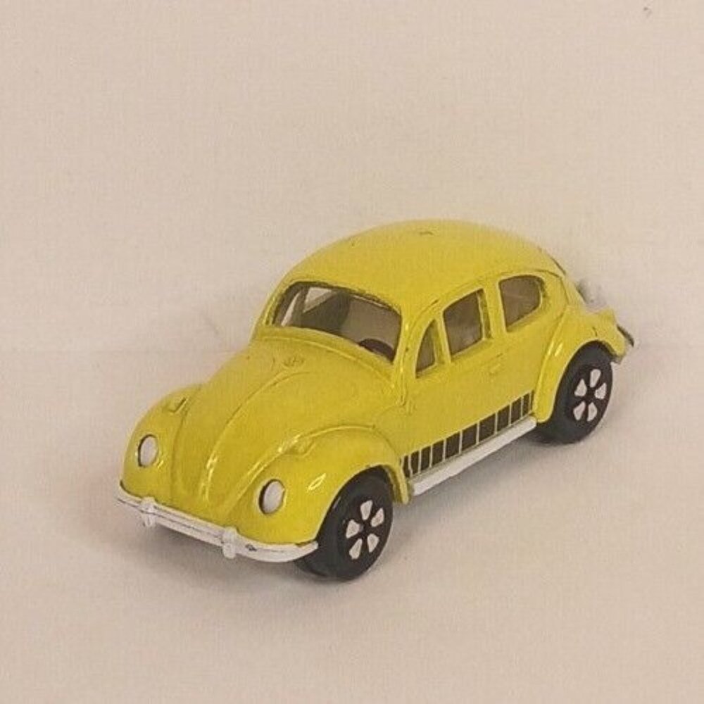 PlayArt Volkswagon VW Beetle Sedan Diecast 1:64 Vintage Yellow Hong Kong